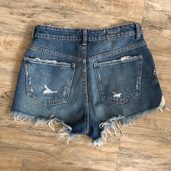 Zara Distressed Jean shorts - Picture 2 of 5